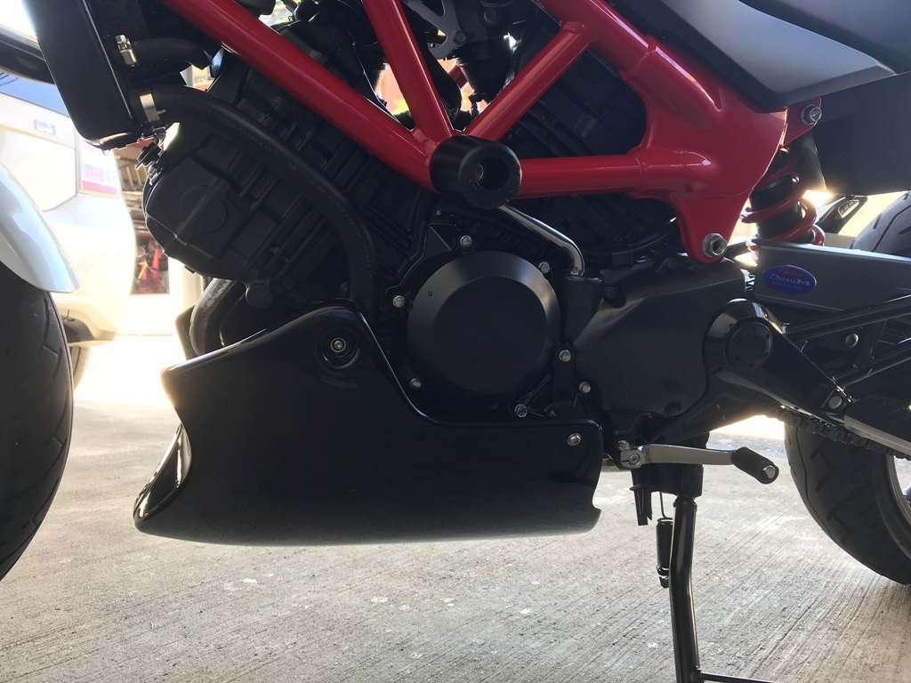 VTR250 アンダーカウル（その3）: Via Nirone Bianchi